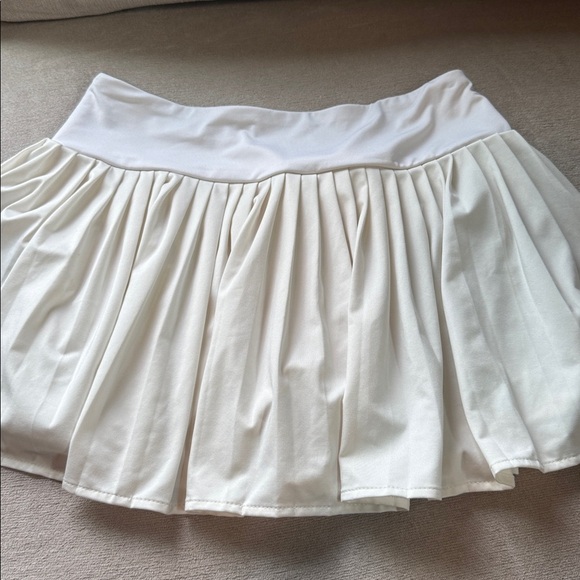 LAURA ASHLEY Bright White Pleated Overlay Skort - Picture 8 of 10